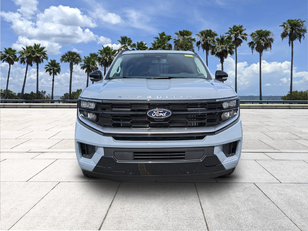New 2027 Ford Expedition Platinum w/ Driver's Package AWD/4WD image 2