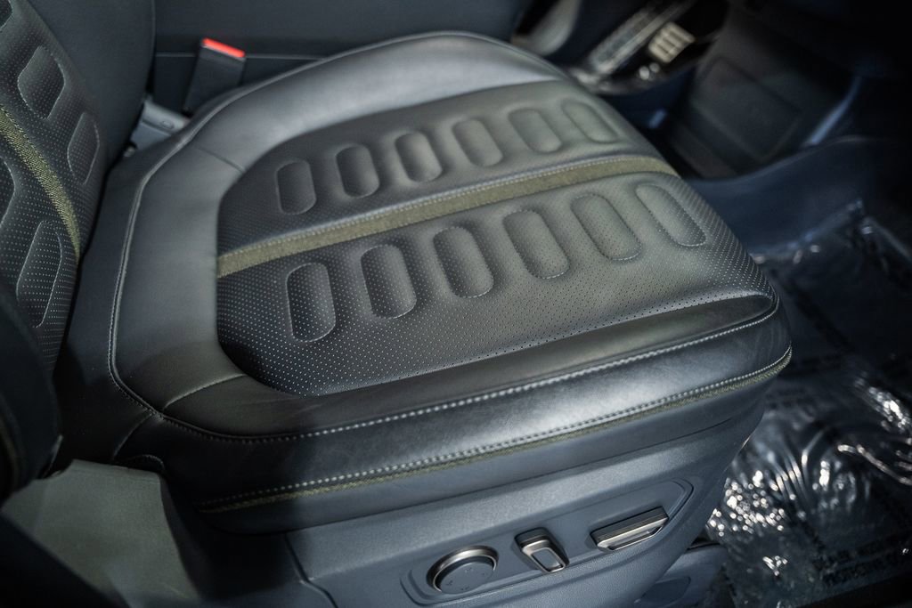 Used 2022 Rivian R1T Adventure image 29