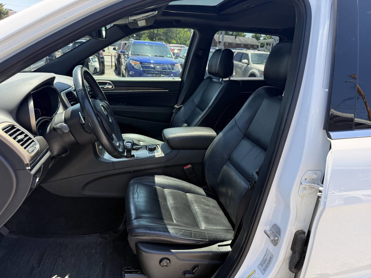 Used 2015 Jeep Grand Cherokee Limited AWD/4WD image 6