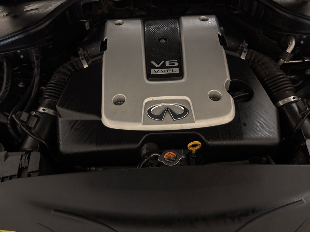 Used 2019 INFINITI Q70 Luxe image 25