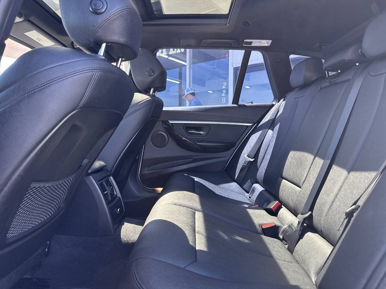 Used 2017 BMW 330i xDrive Wagon AWD/4WD image 23
