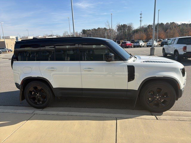 Used 2025 Land Rover Defender 110 S image 16
