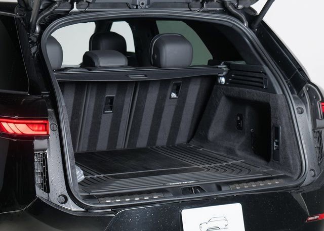 Used 2025 Land Rover Range Rover Sport Dynamic SE image 29