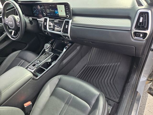 Used 2023 Kia Sorento SX image 18