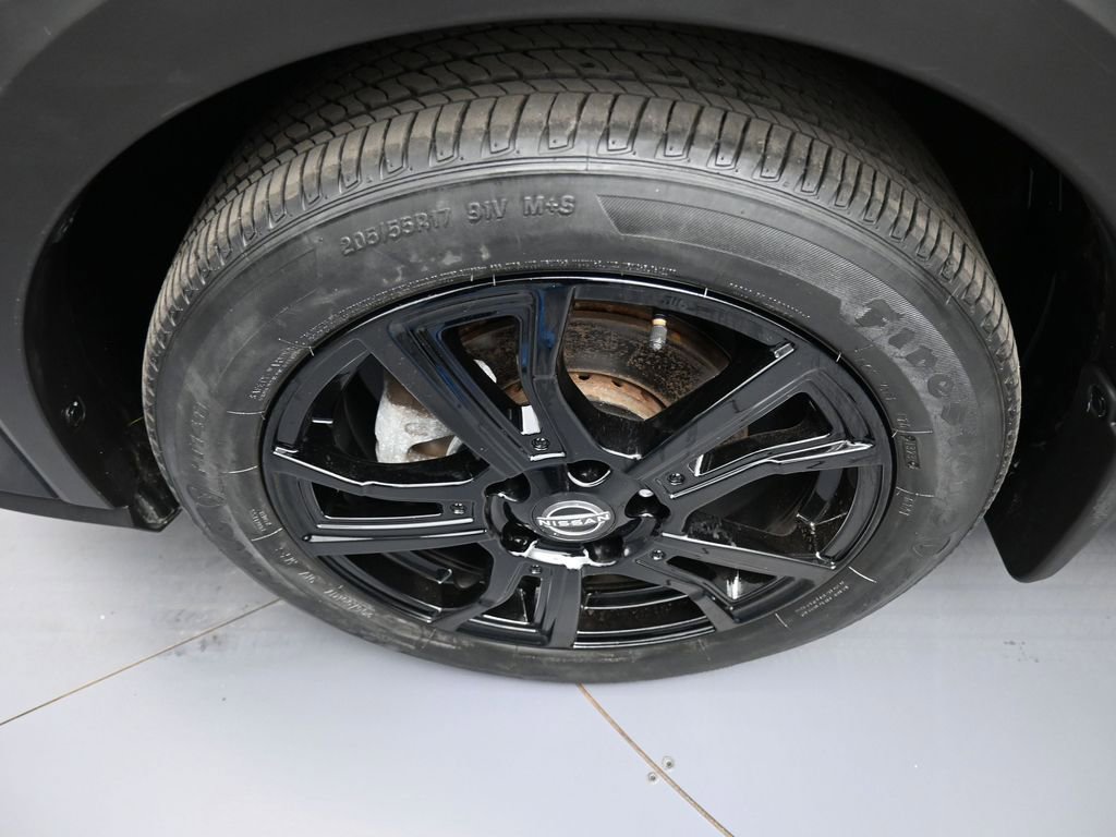 Used 2023 Nissan Kicks SV image 14