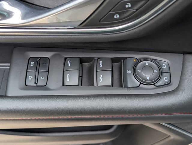Used 2024 Chevrolet Suburban RST RWD image 17