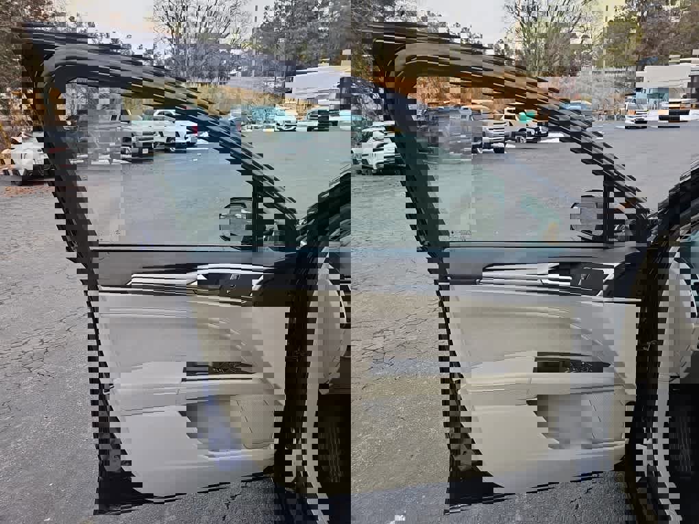 Used 2020 Ford Fusion SE image 15