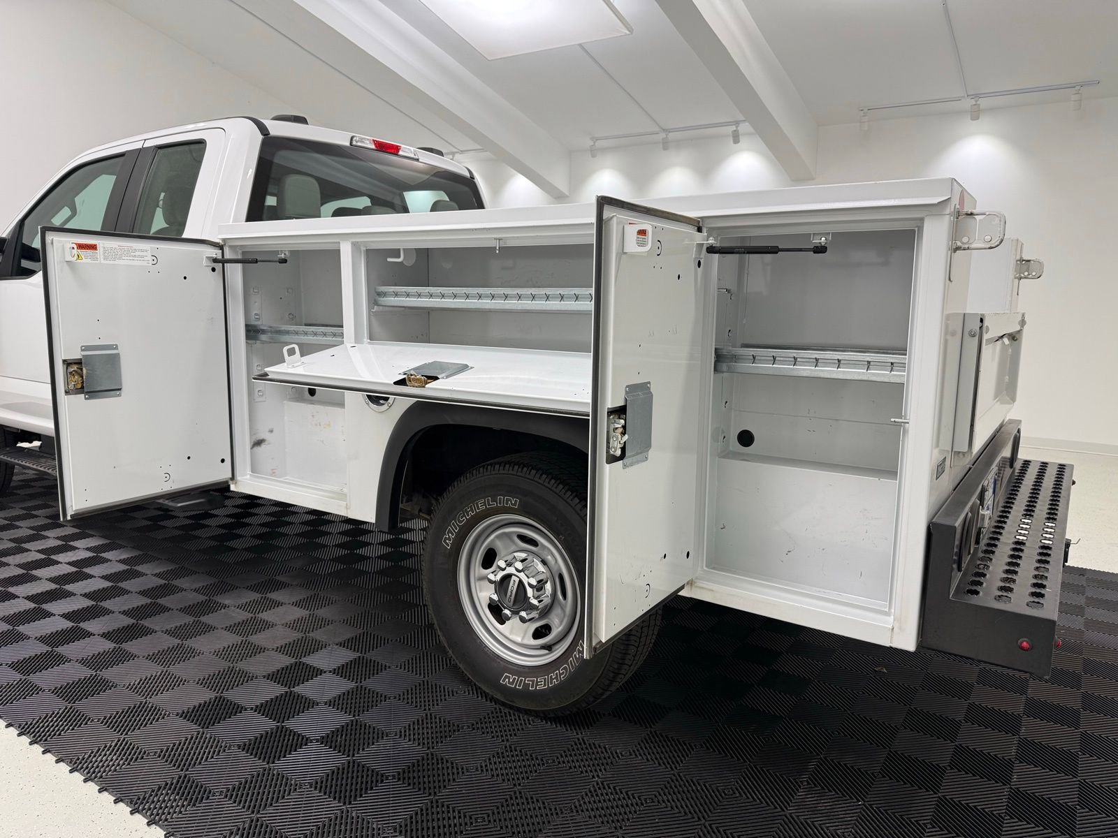 Used 2020 Ford F250 XL w/ Power Equipment Group image 9