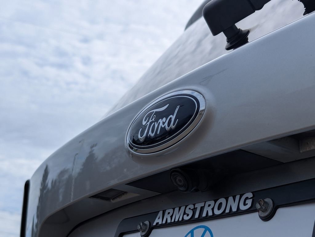 Used 2017 Ford Escape Titanium image 32