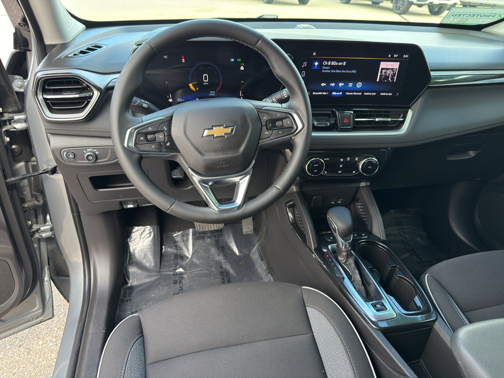 Used 2025 Chevrolet TrailBlazer LT w/ Convenience Package FWD image 12