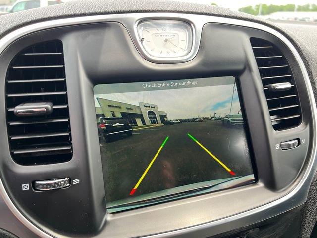 Used 2018 Chrysler 300 Touring w/ Chrome Appearance Package RWD image 20
