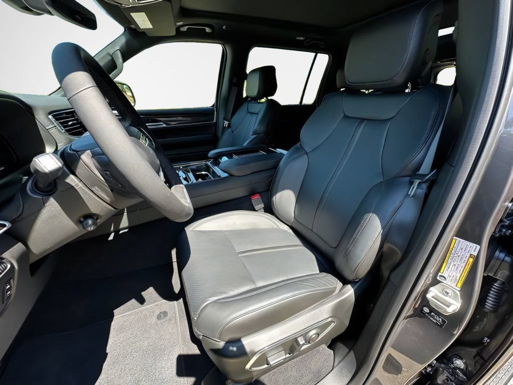 New 2024 Jeep Wagoneer 4WD w/ Premium Group I image 20