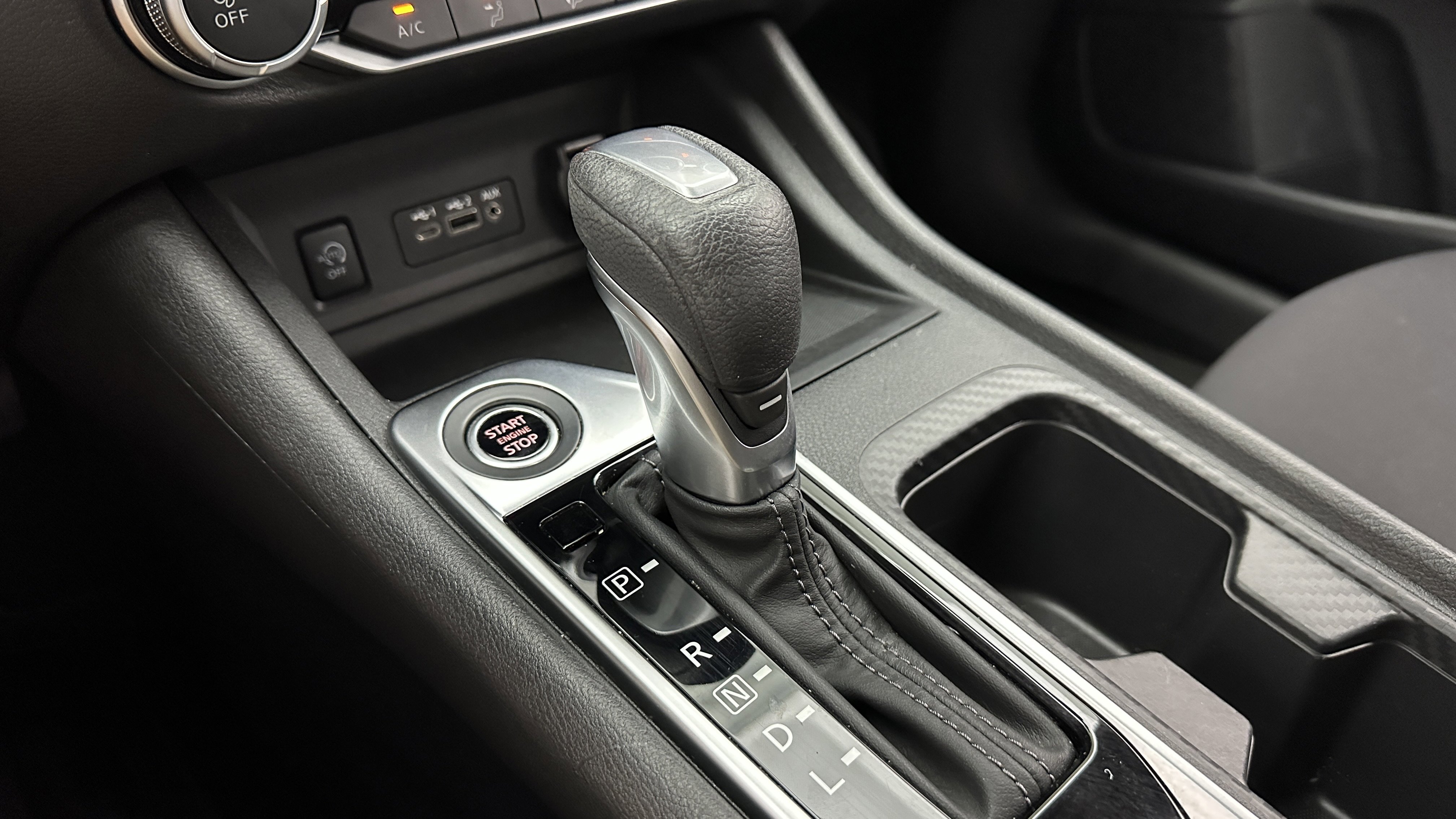 Used 2025 Nissan Sentra SV image 14