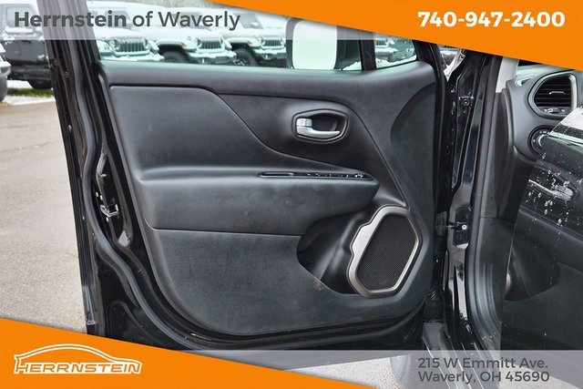 Used 2023 Jeep Renegade Latitude image 15