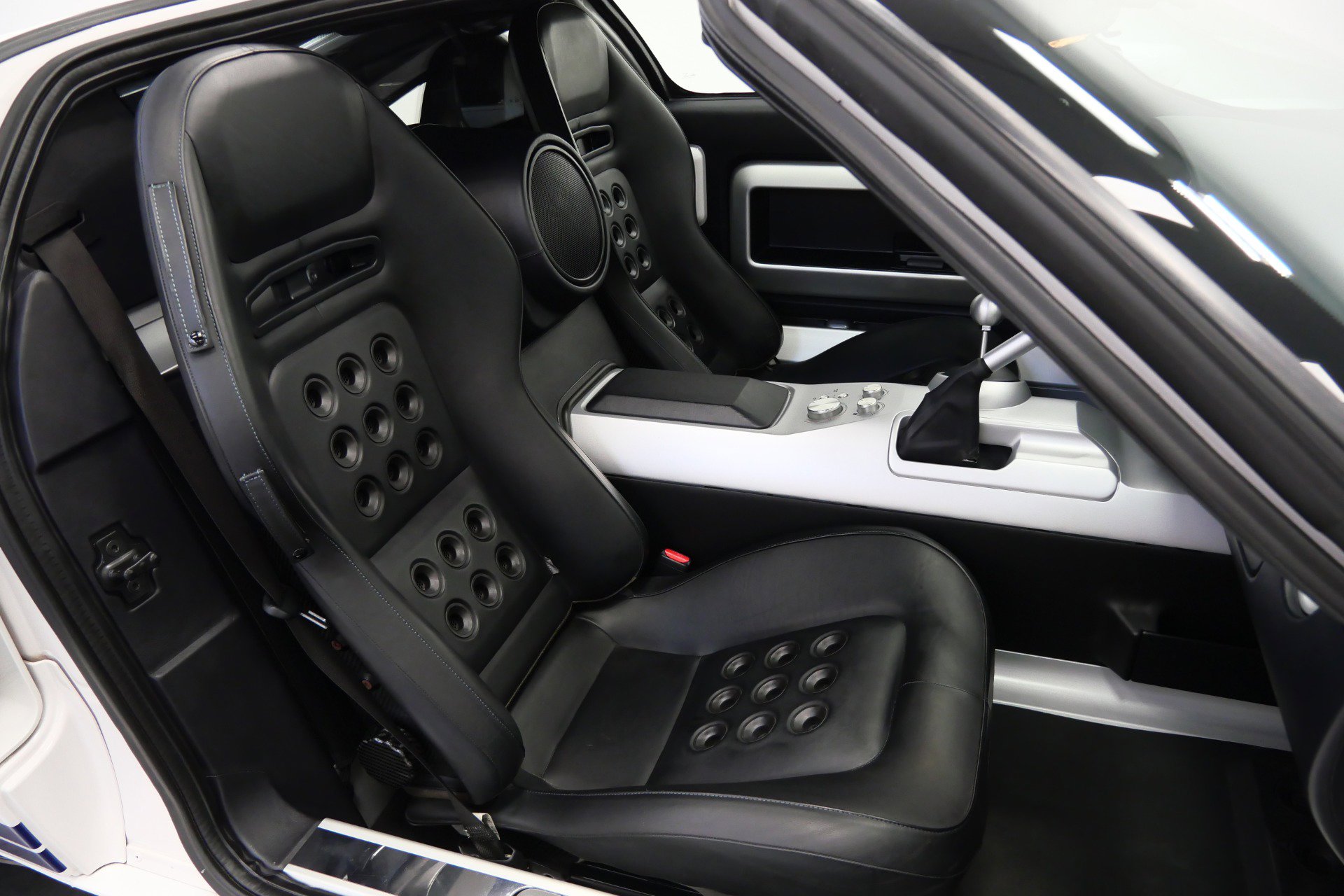 Used 2005 Ford GT image 23