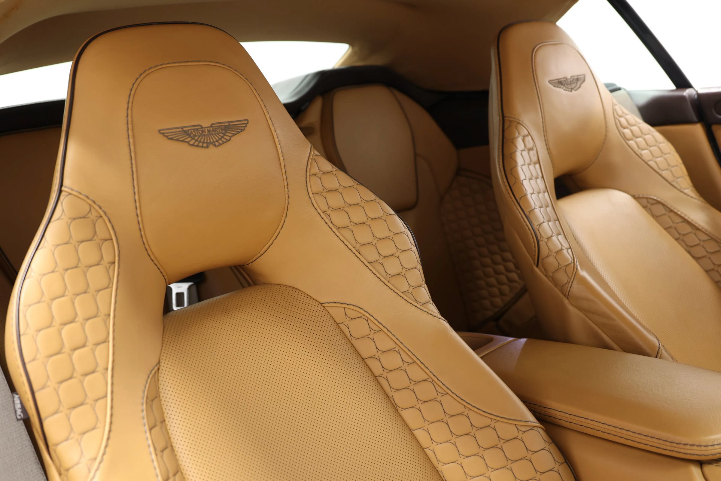 Used 2015 Aston Martin Vanquish Volante RWD image 67