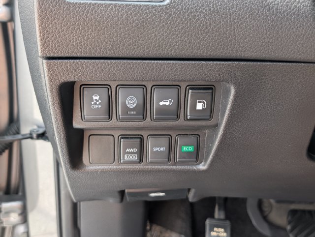 Used 2020 Nissan Rogue SV AWD/4WD image 21