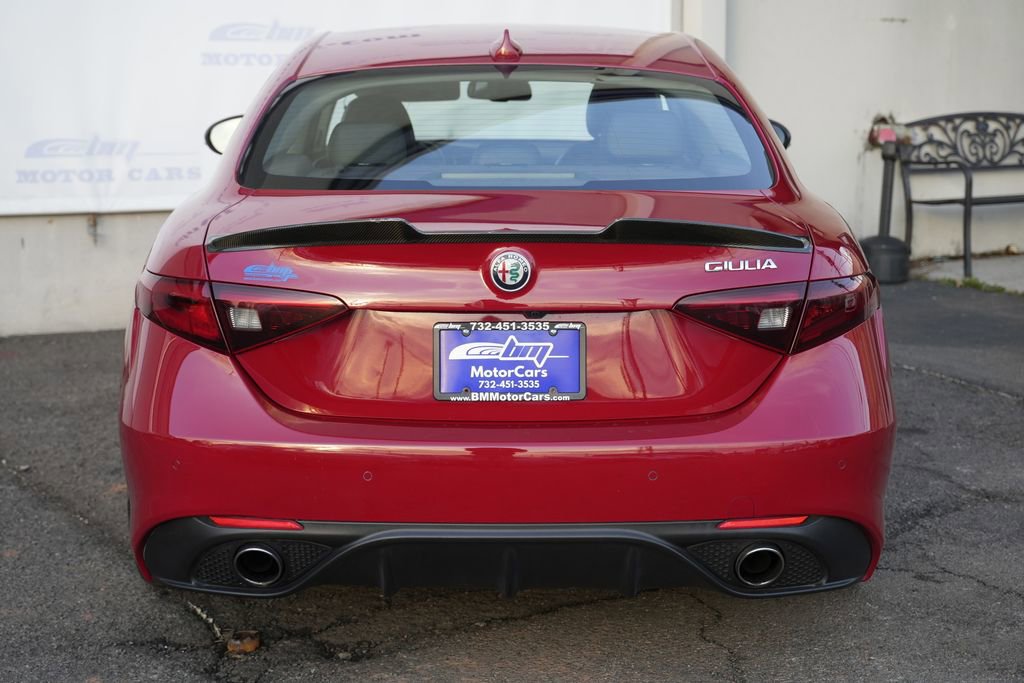 Used 2018 Alfa Romeo Giulia image 6