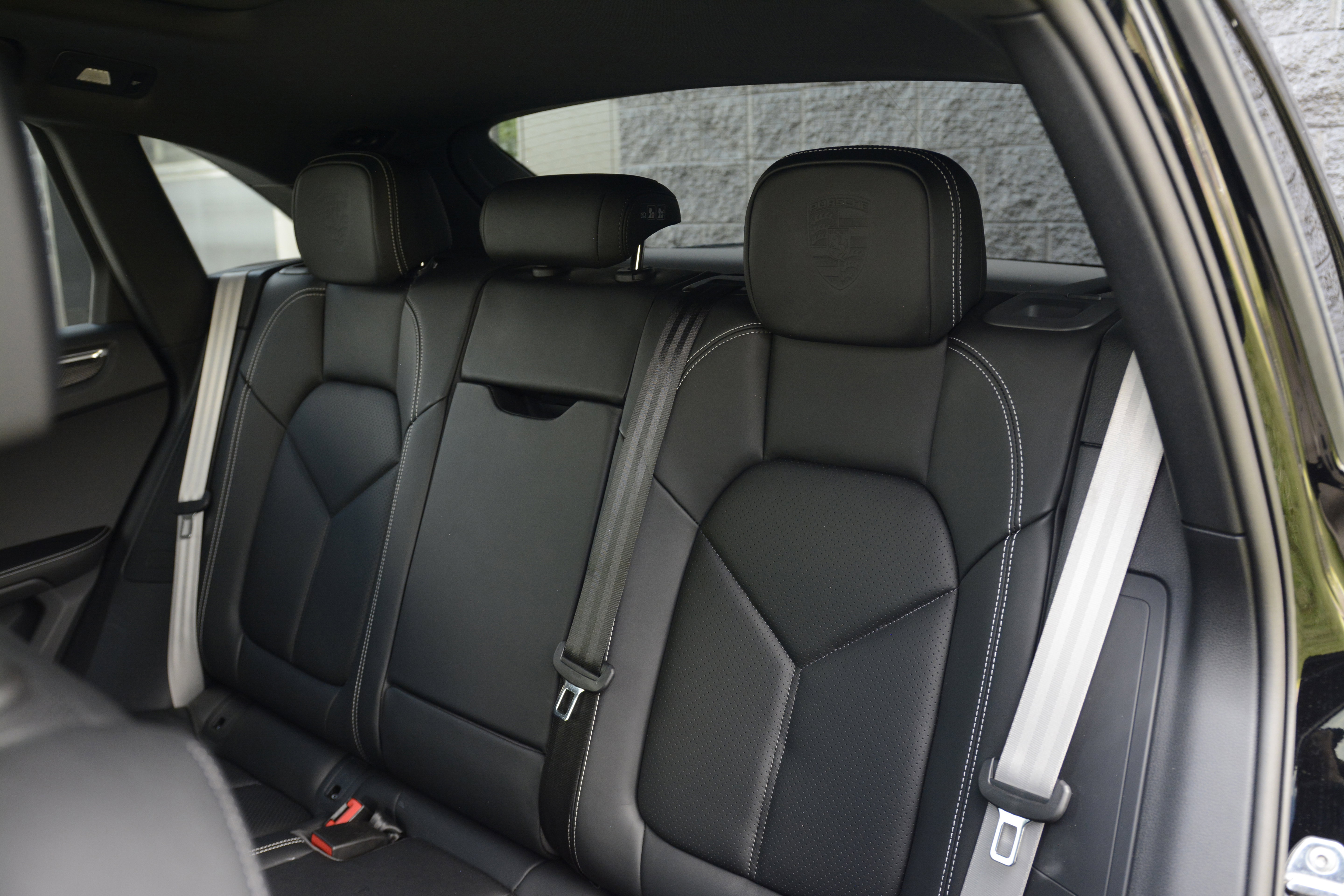 Certified 2026 Porsche Macan Turbo AWD/4WD image 33
