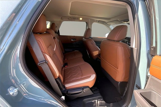New 2026 Nissan Pathfinder Platinum image 10