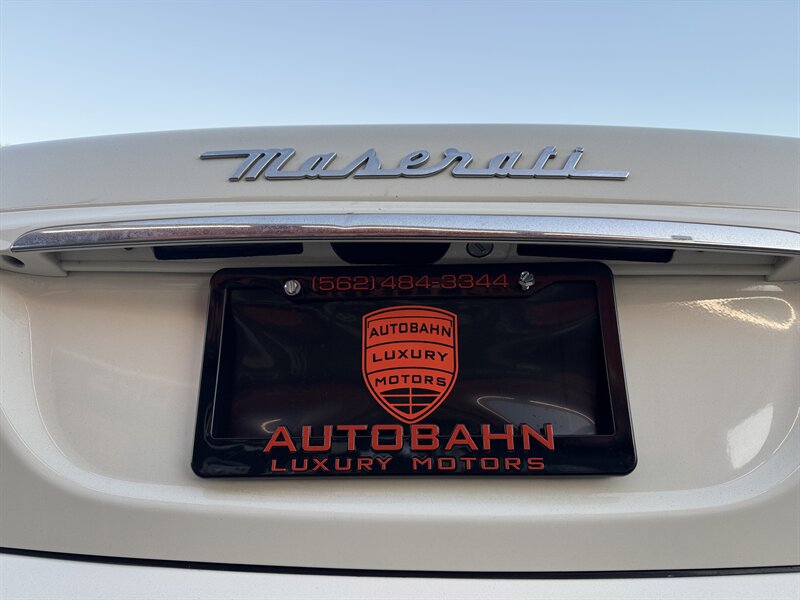 Used 2012 Maserati Quattroporte S RWD image 16