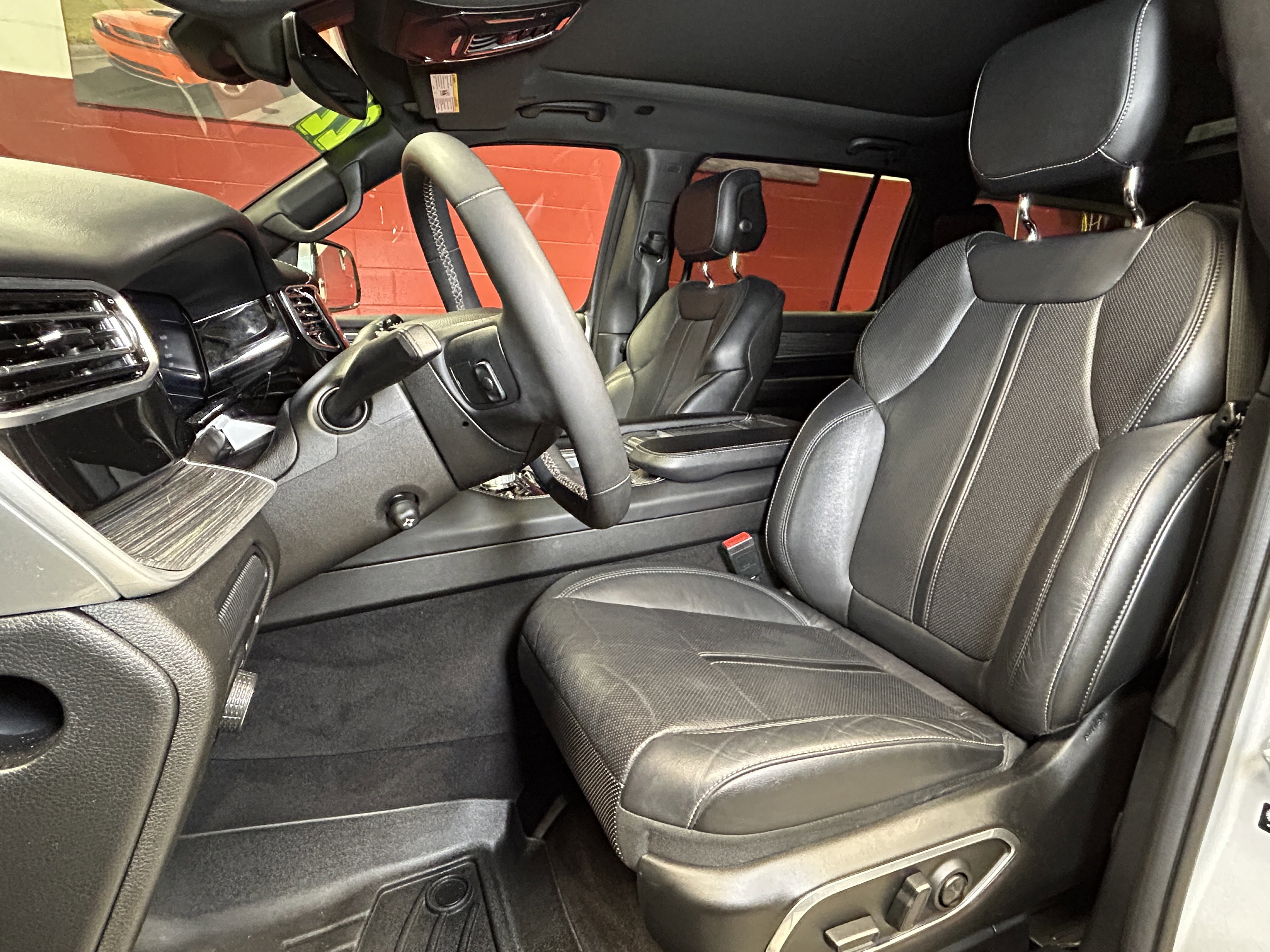 Certified 2022 Jeep Wagoneer Series III w/ Premium Group I image 22