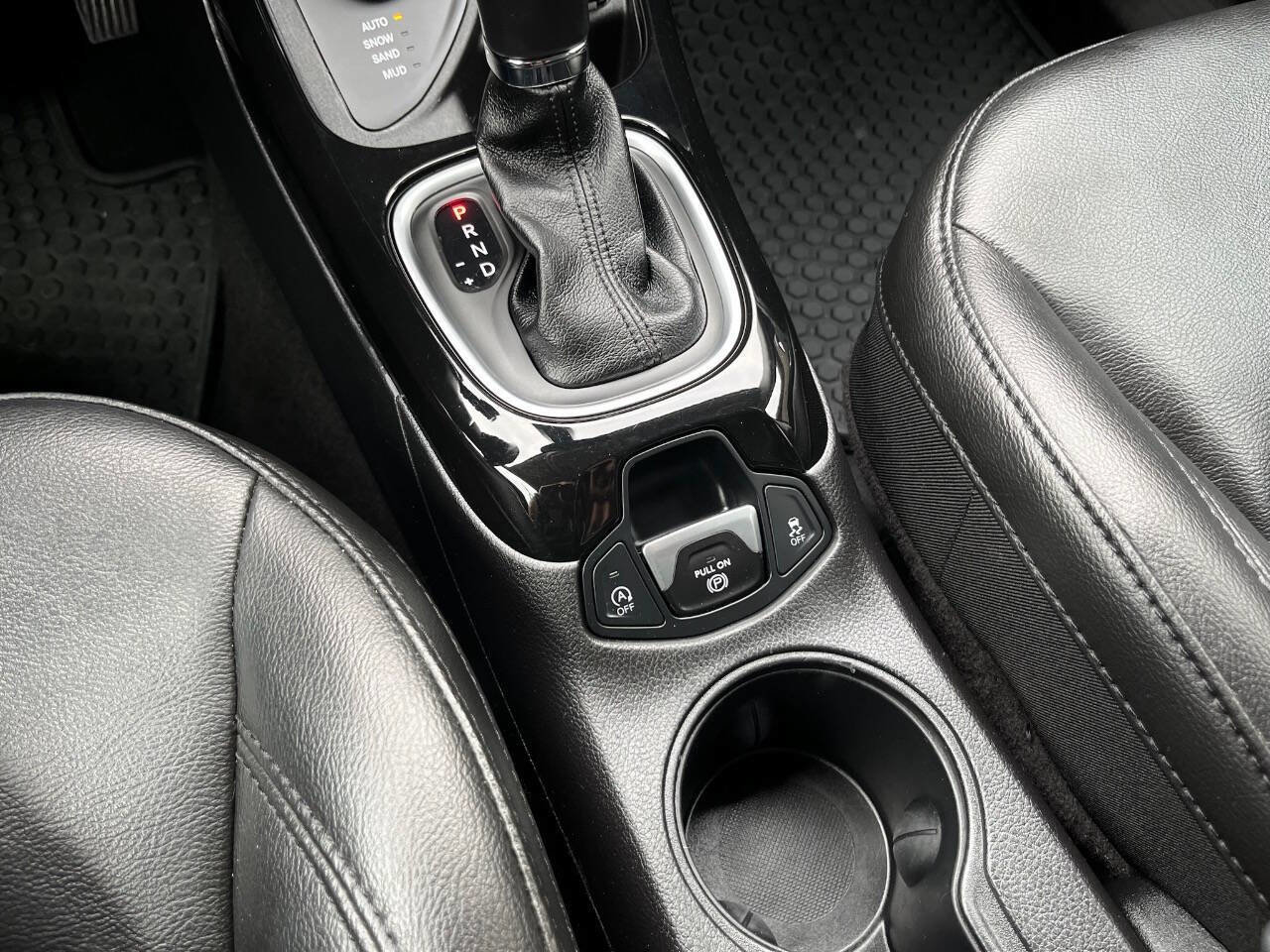 Used 2019 Jeep Compass Latitude image 29