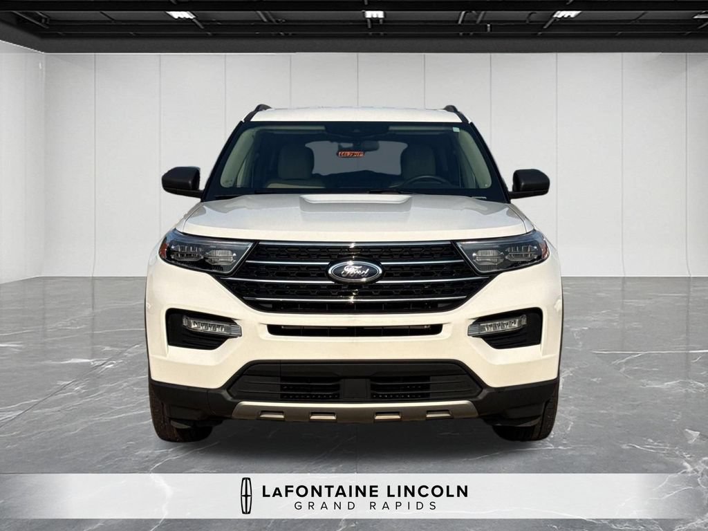 Used 2023 Ford Explorer XLT w/ Equipment Group 202A AWD/4WD image 8