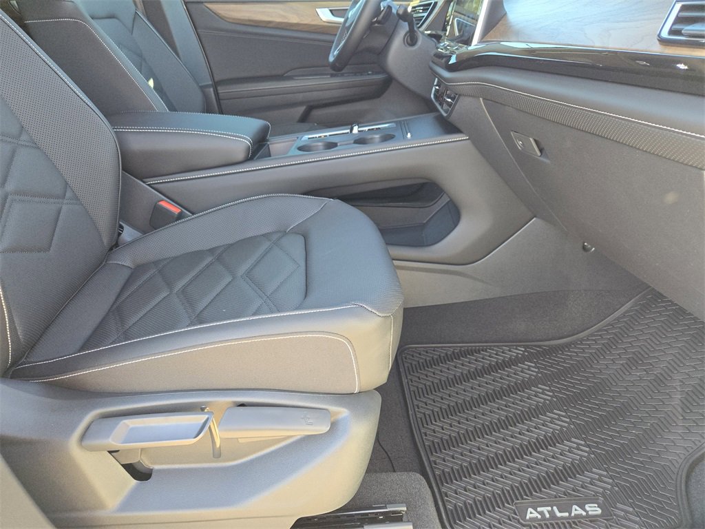 New 2026 Volkswagen Atlas SE image 11