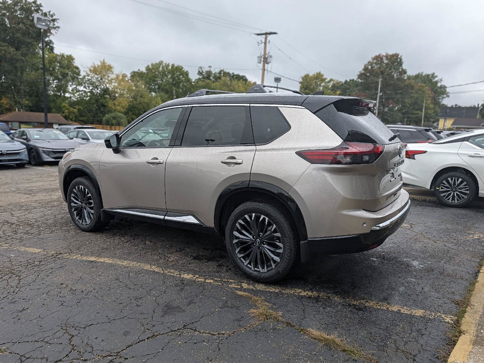 New 2026 Nissan Rogue Platinum AWD/4WD image 9