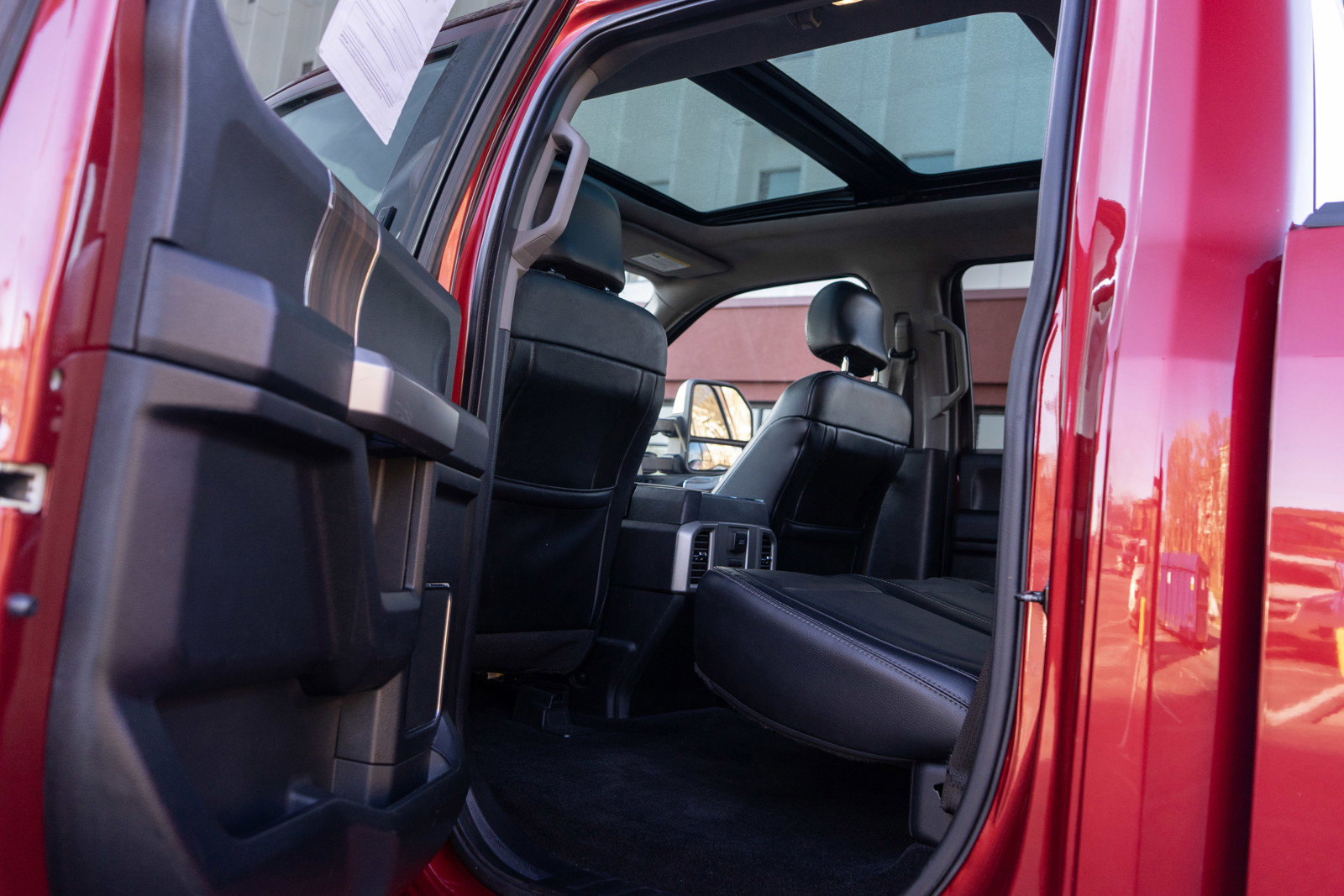 Used 2015 Ford F150 Lariat w/ Equipment Group 502A Luxury image 28