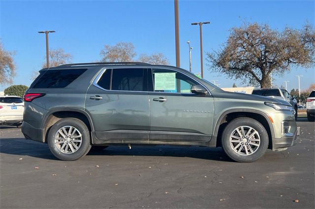 Used 2023 Chevrolet Traverse LT image 3