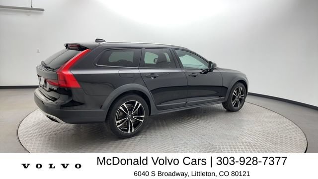 Used 2018 Volvo V90 T5 Cross Country w/ Convenience Package AWD/4WD image 2