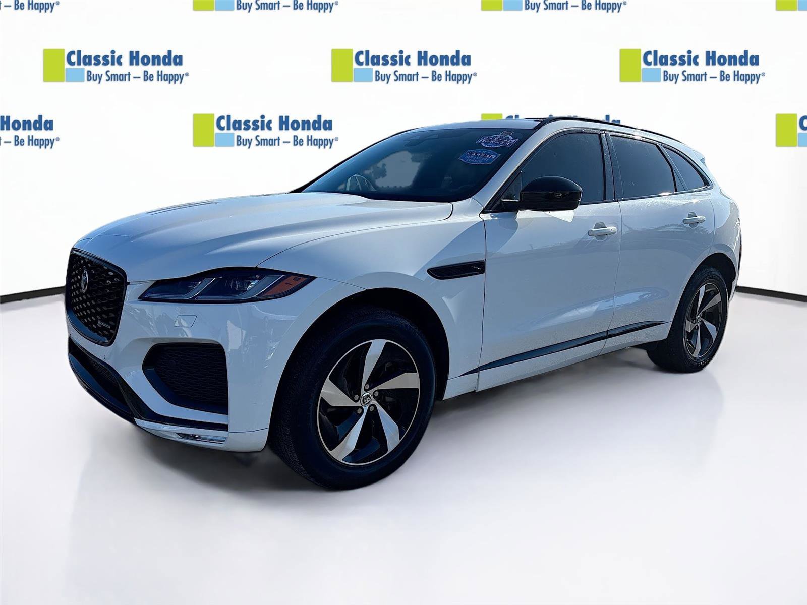 Used 2024 Jaguar F-PACE R-Dynamic S image 3