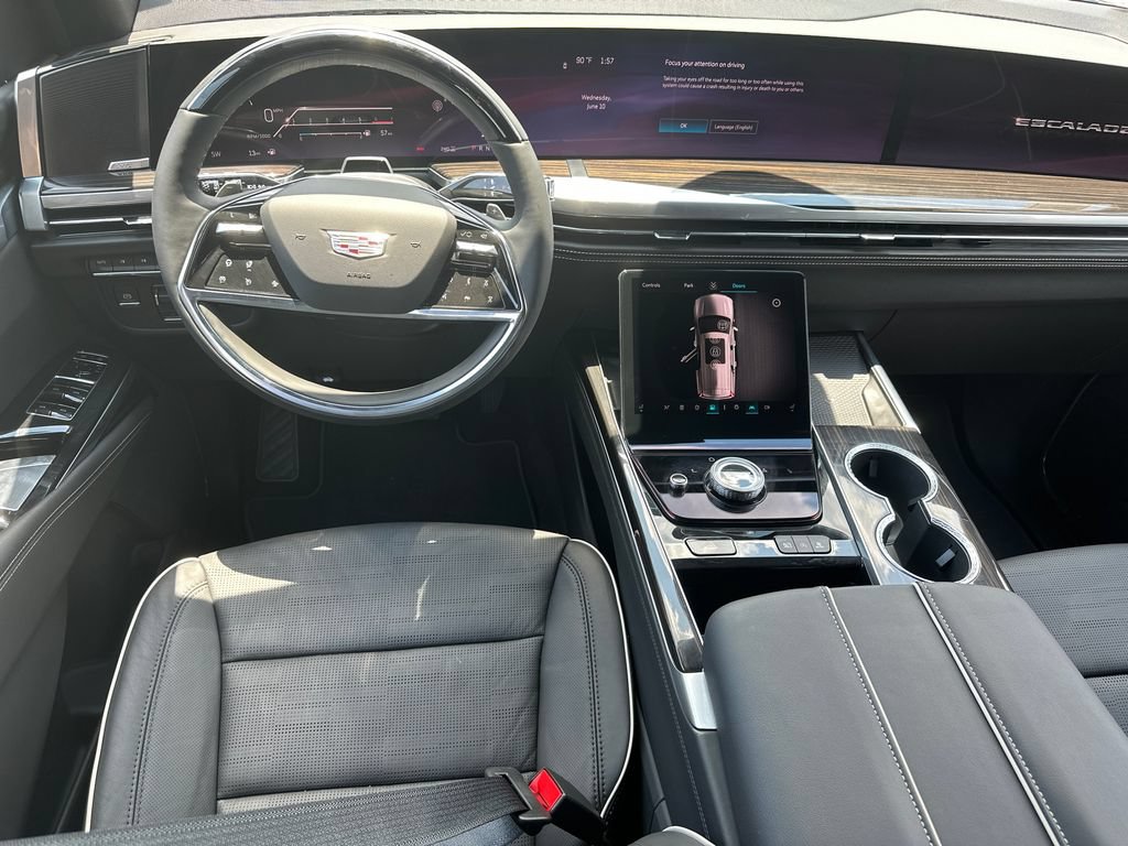 Certified 2026 Cadillac Escalade Luxury w/ LPO, Radiant Package AWD/4WD image 25