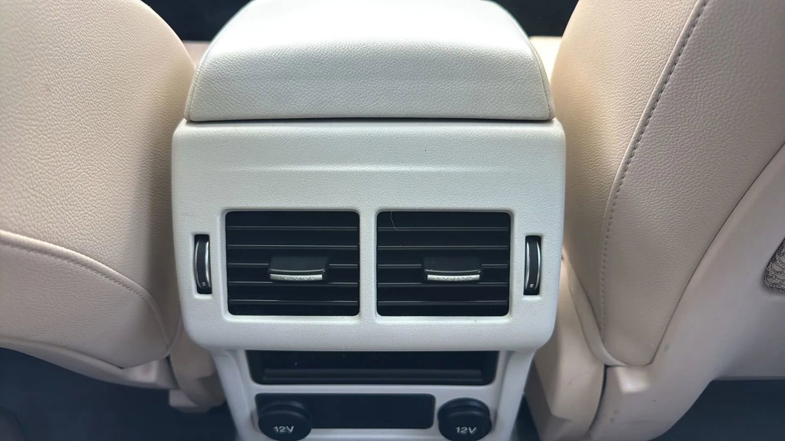 Used 2017 Jaguar XF Premium RWD image 23