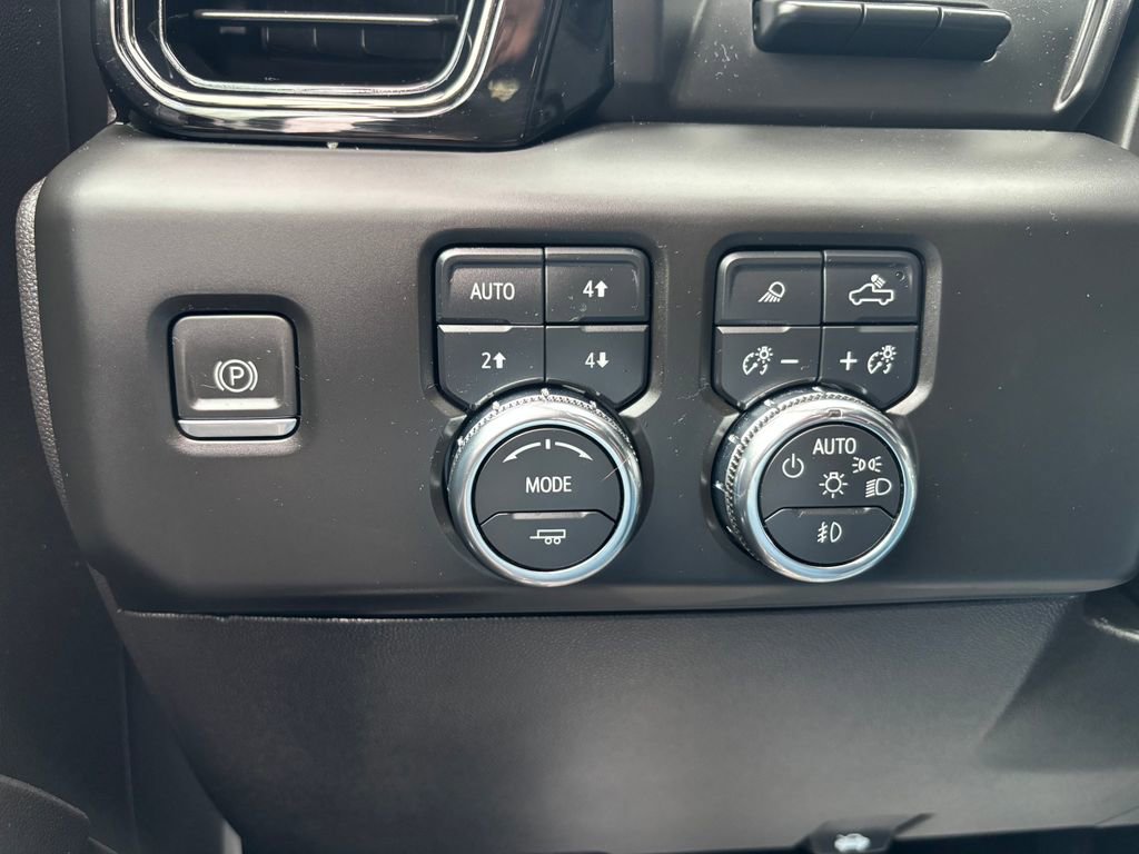 Used 2023 GMC Sierra 1500 AT4 w/ AT4 Premium Package image 12