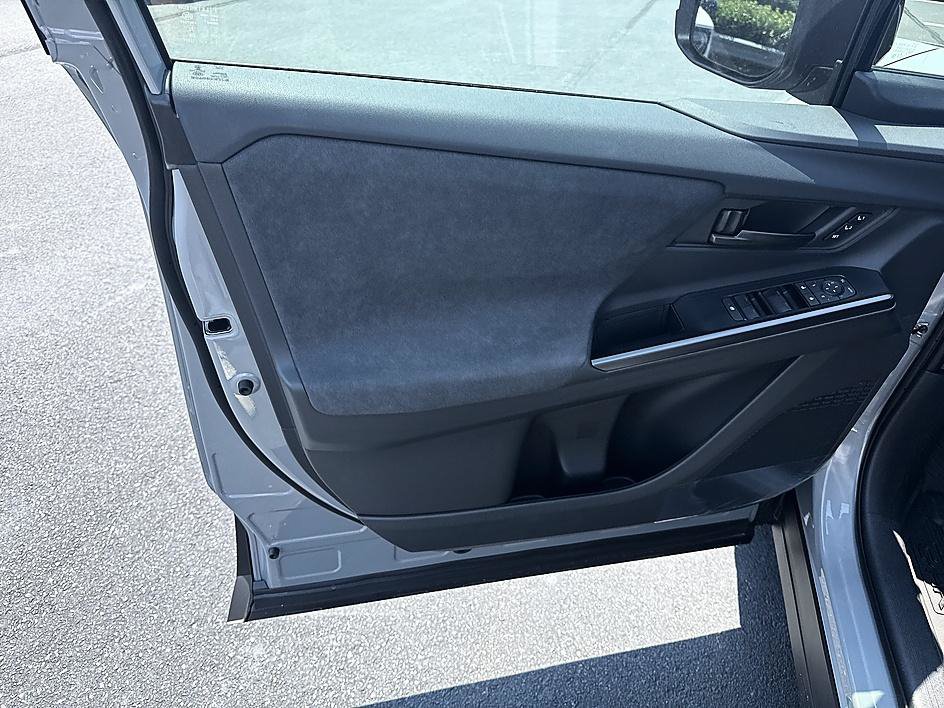 New 2026 Toyota C-HR AWD/4WD image 10