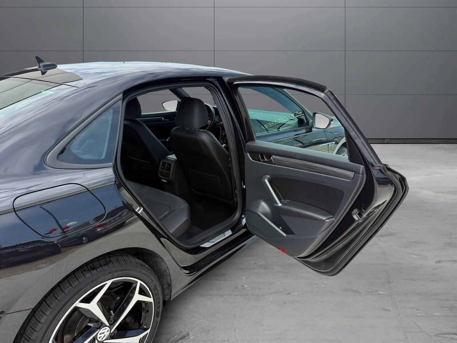 Used 2022 Volkswagen Passat 2.0T R-Line FWD image 19
