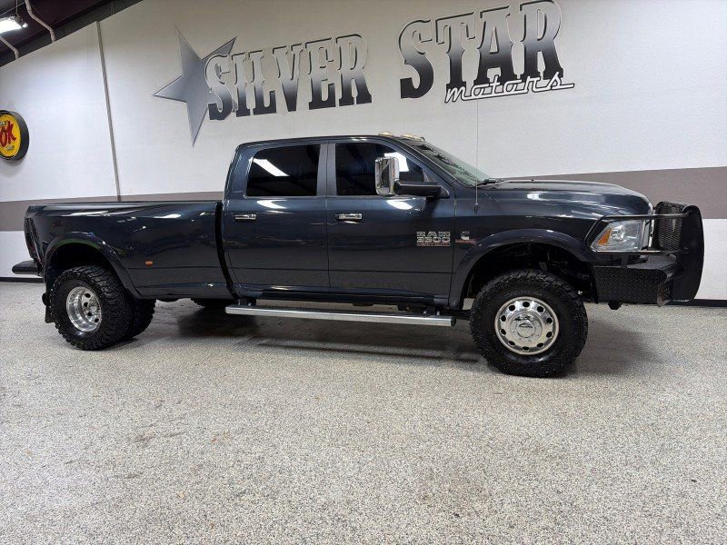 Used 2015 RAM 3500 Laramie w/ Convenience Group AWD/4WD image 32