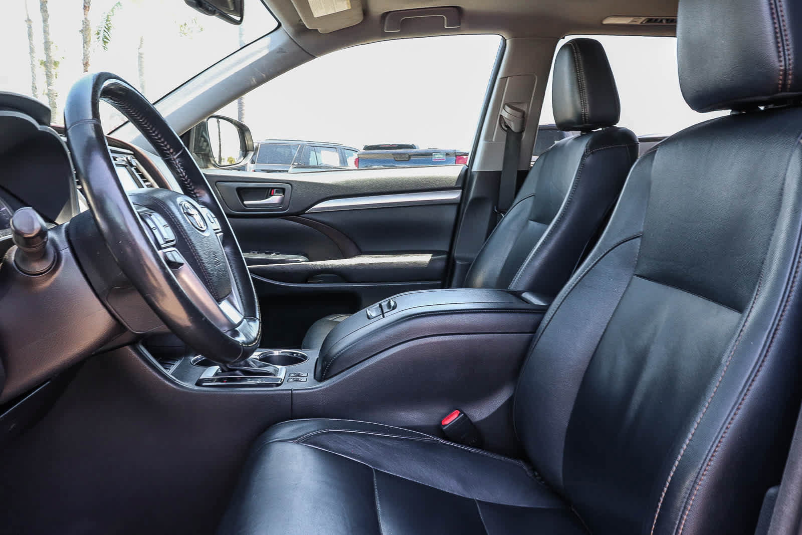 Used 2016 Toyota Highlander XLE FWD image 26