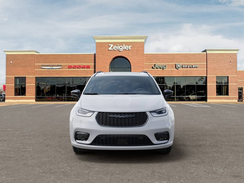 New 2026 Chrysler Pacifica Limited w/ S Appearance Package AWD/4WD image 6