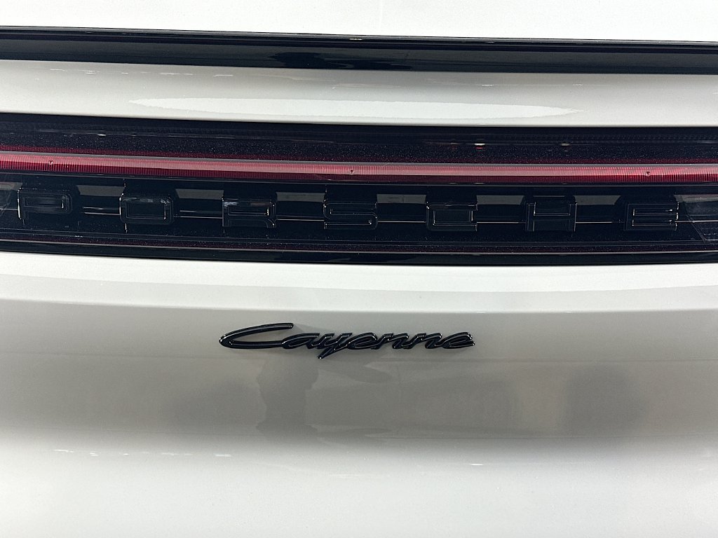 New 2026 Porsche Cayenne E-Hybrid Coupe AWD/4WD image 33