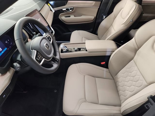 New 2026 Volvo XC90 B6 Plus w/ Protection Package Premier image 14