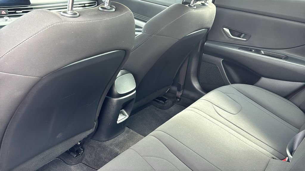 Used 2024 Hyundai Elantra Blue FWD image 31