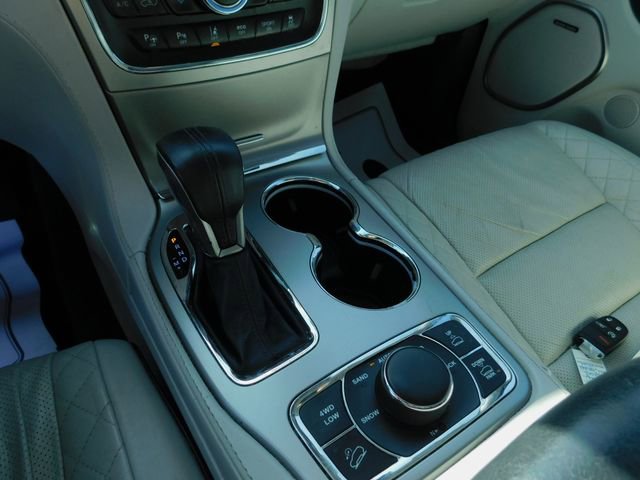 Used 2017 Jeep Grand Cherokee Summit AWD/4WD image 18