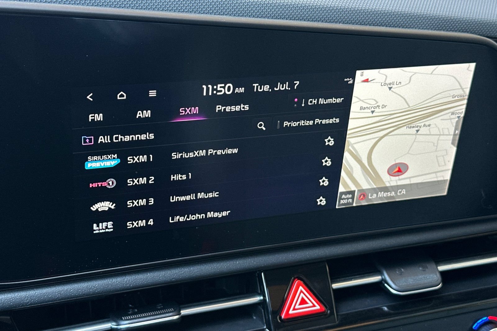 Used 2023 Kia Niro EX Touring FWD image 17