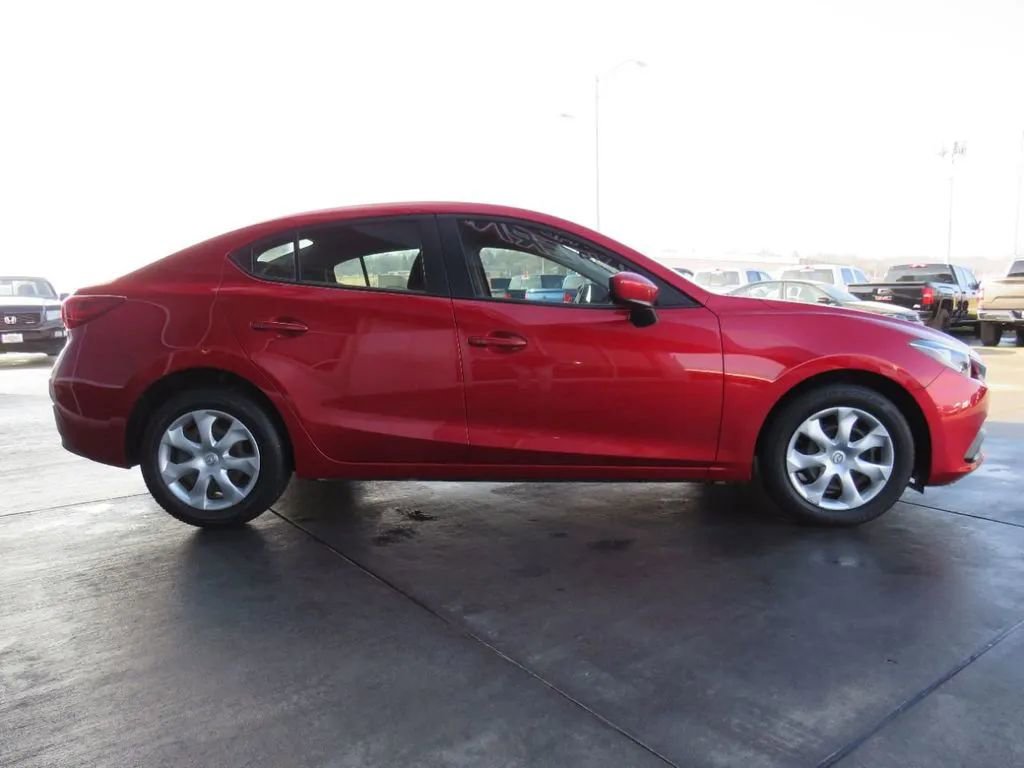 Used 2016 MAZDA MAZDA3 i Sport FWD image 8