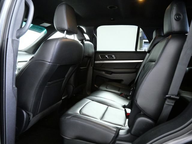 Certified 2018 Ford Explorer XLT w/ Equipment Group 202A AWD/4WD image 10