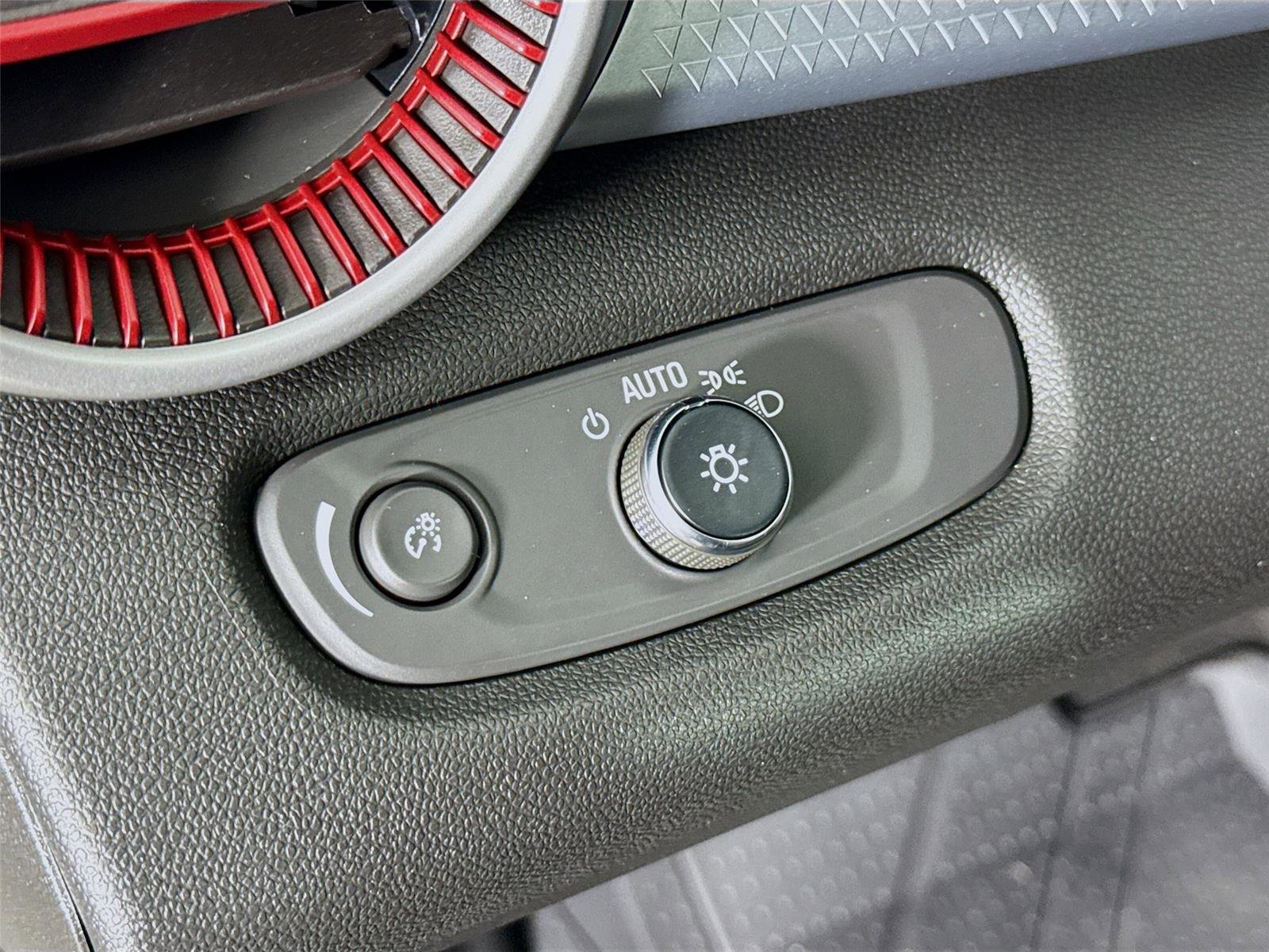 Used 2024 Chevrolet Trax RS w/ Driver Confidence Package image 12